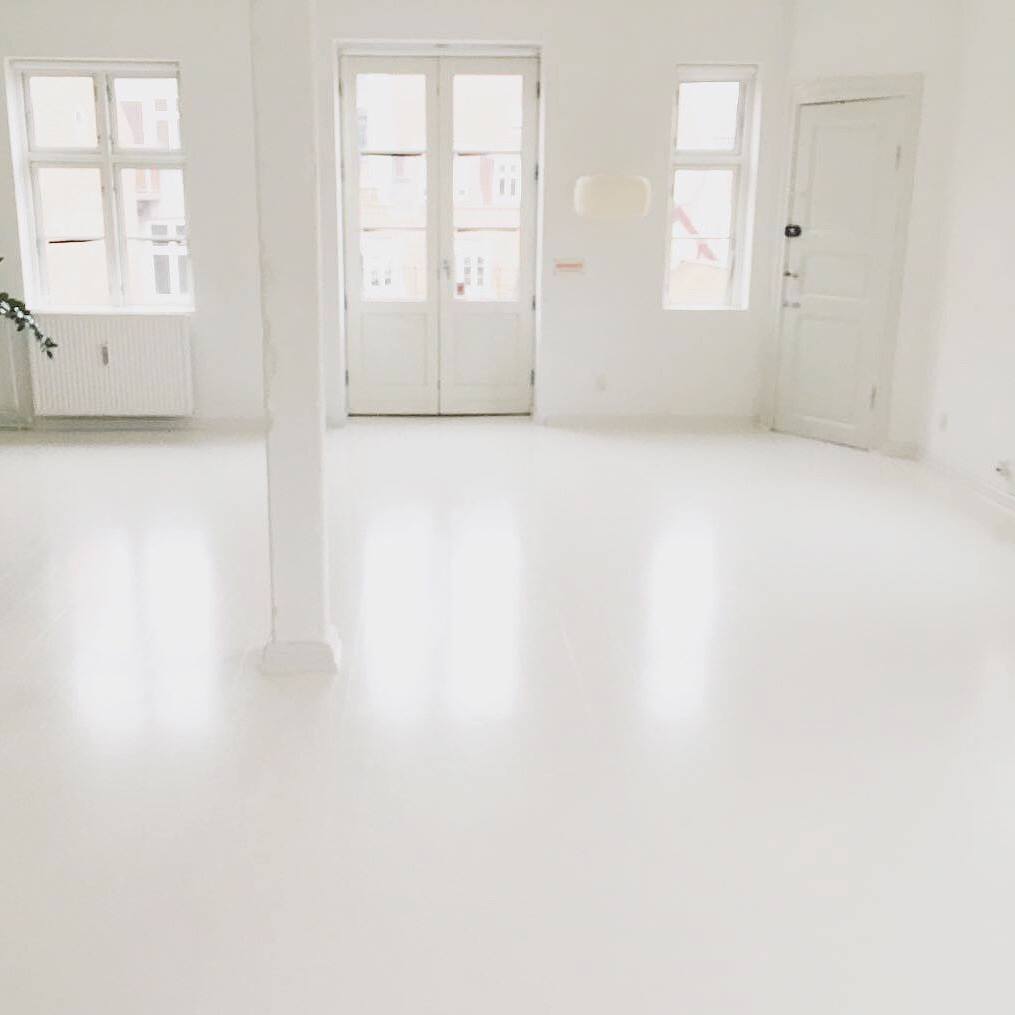 white room